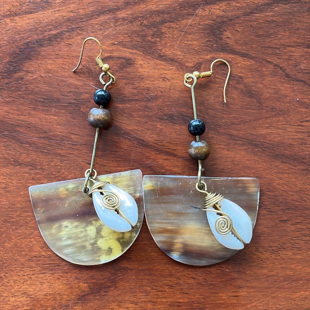 Puka shell earring with beads